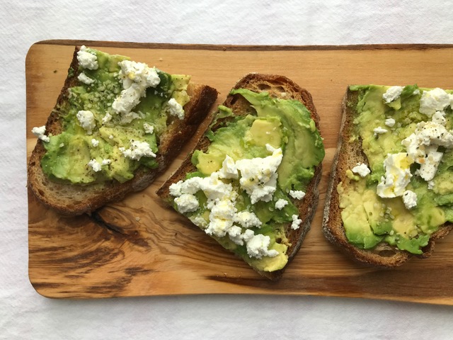 How to develop a healthy relationship with food through mindful eating